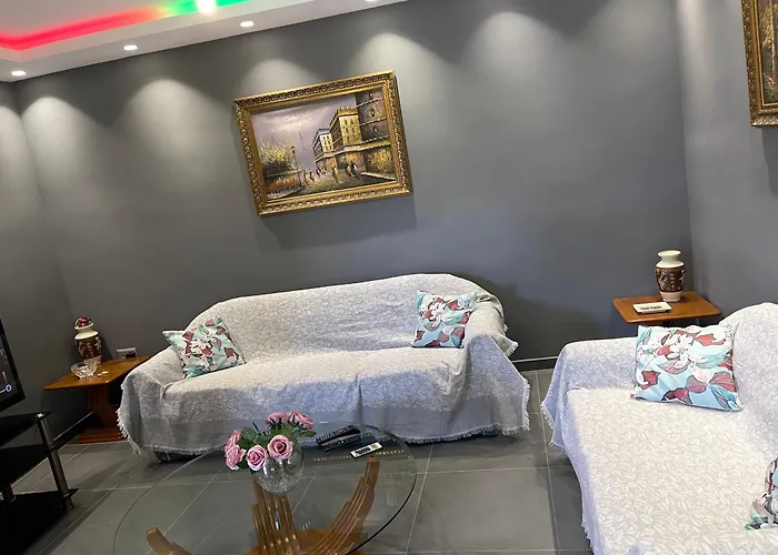 John\'S Shared Apartment
