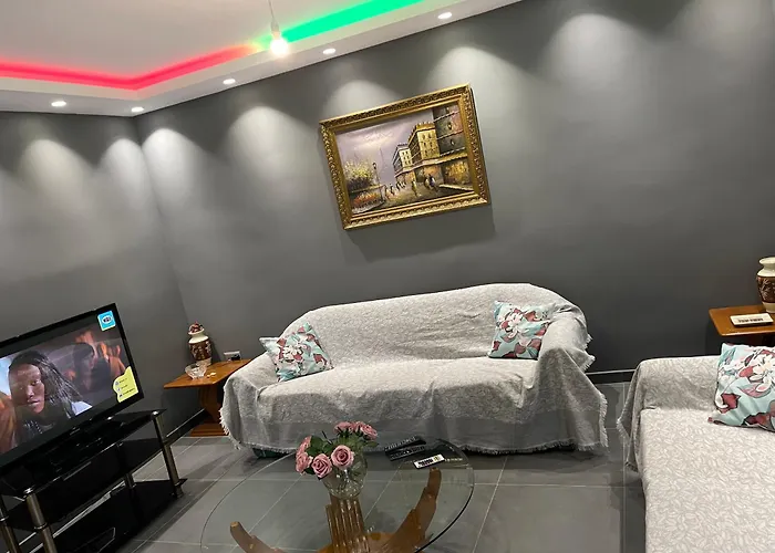 John\'S Shared Apartment