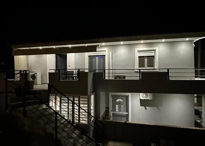 John\'S Shared Apartment